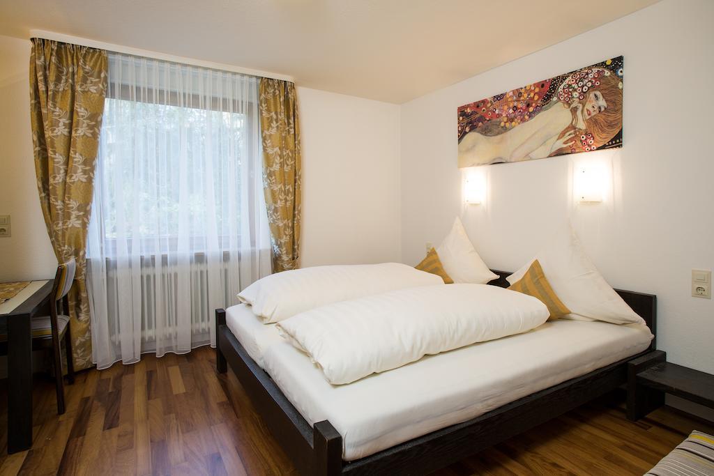 Ferienresort Am Mattenweg Hinterzarten Værelse billede